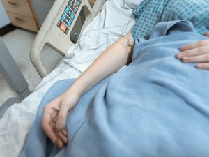 «Es un luchador»: despertado del coma, reclama continuar recibiendo tratamiento,