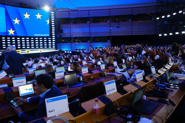 Los diputados europeos utilizan cada vez más la IA... por