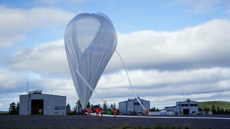 Los globos estratosféricos del CNES son tan grandes como la