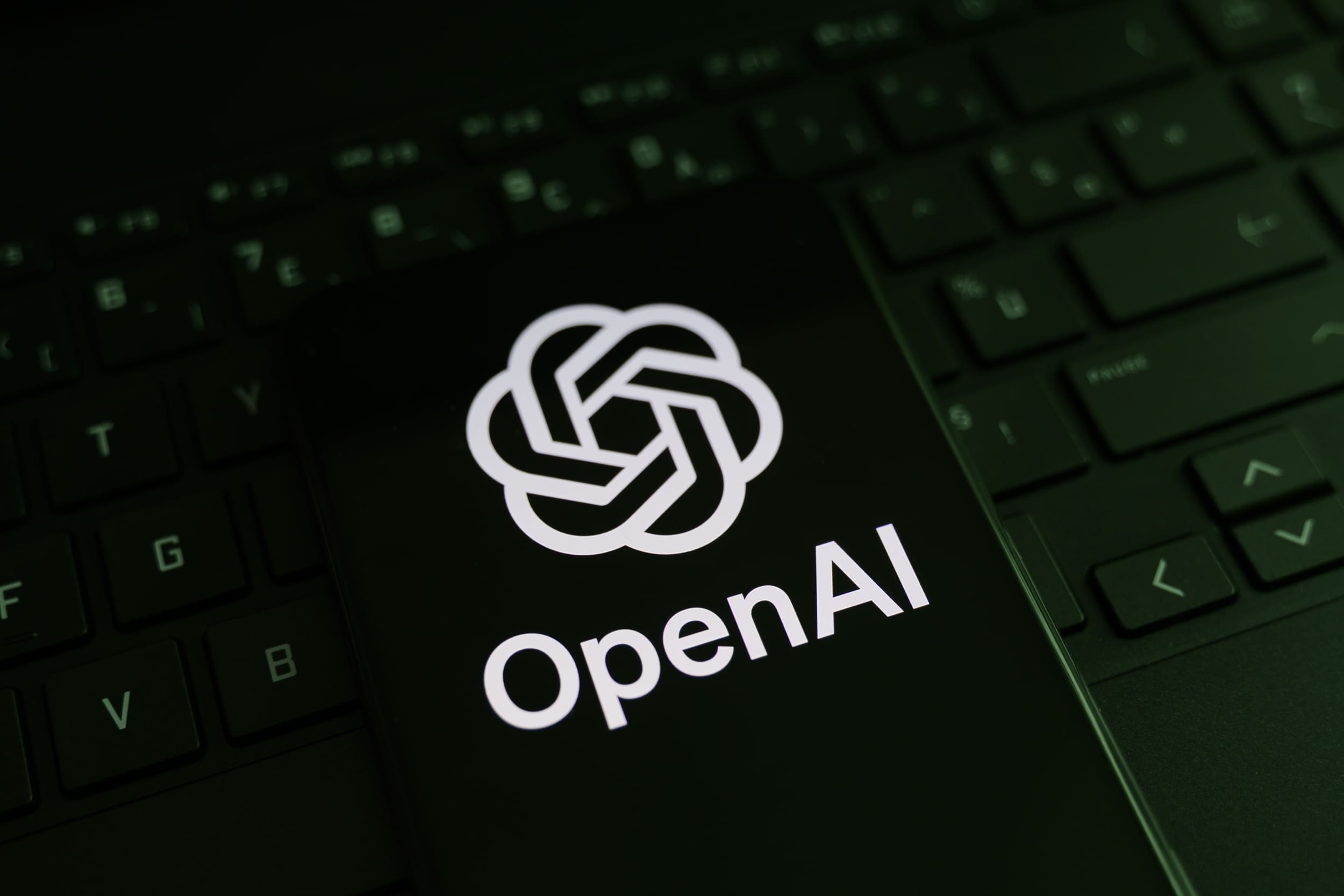 OpenAI recluta en París para integrar la publicidad en ChatGPT