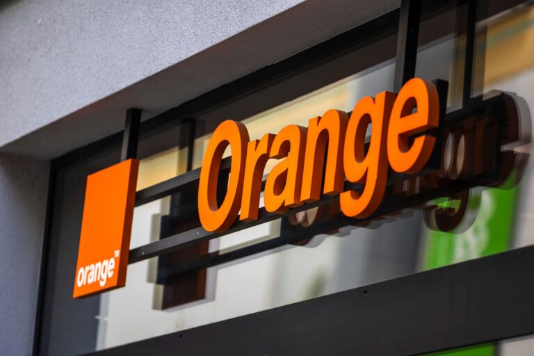 Orange ofrece un plan gratuito de 20 Go. Descubre todo