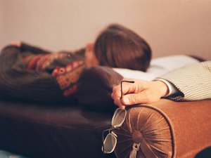 Psicólogo y practicante de la "terapia con miel", un tolosano