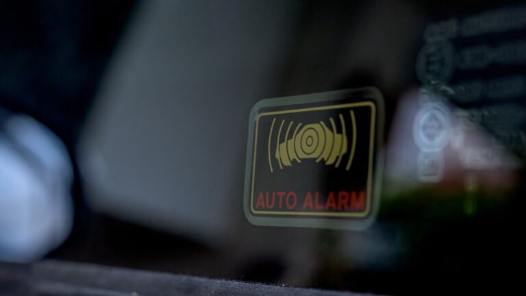 Un fabricante de alarmas de auto expone 2,2 millones de