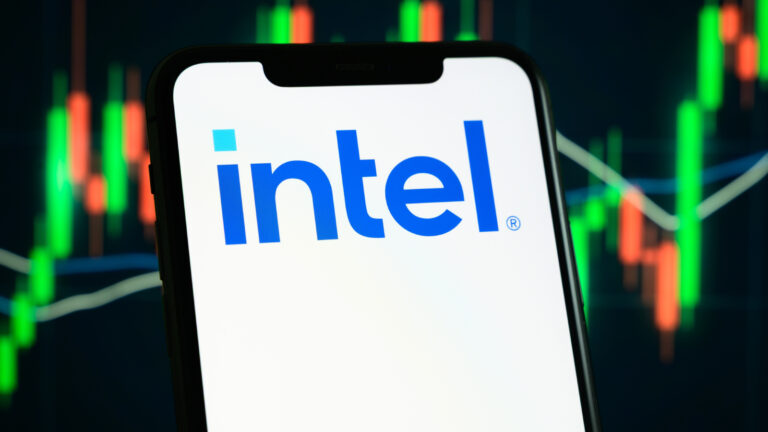 Un fénix: Intel renace de sus cenizas y registra su