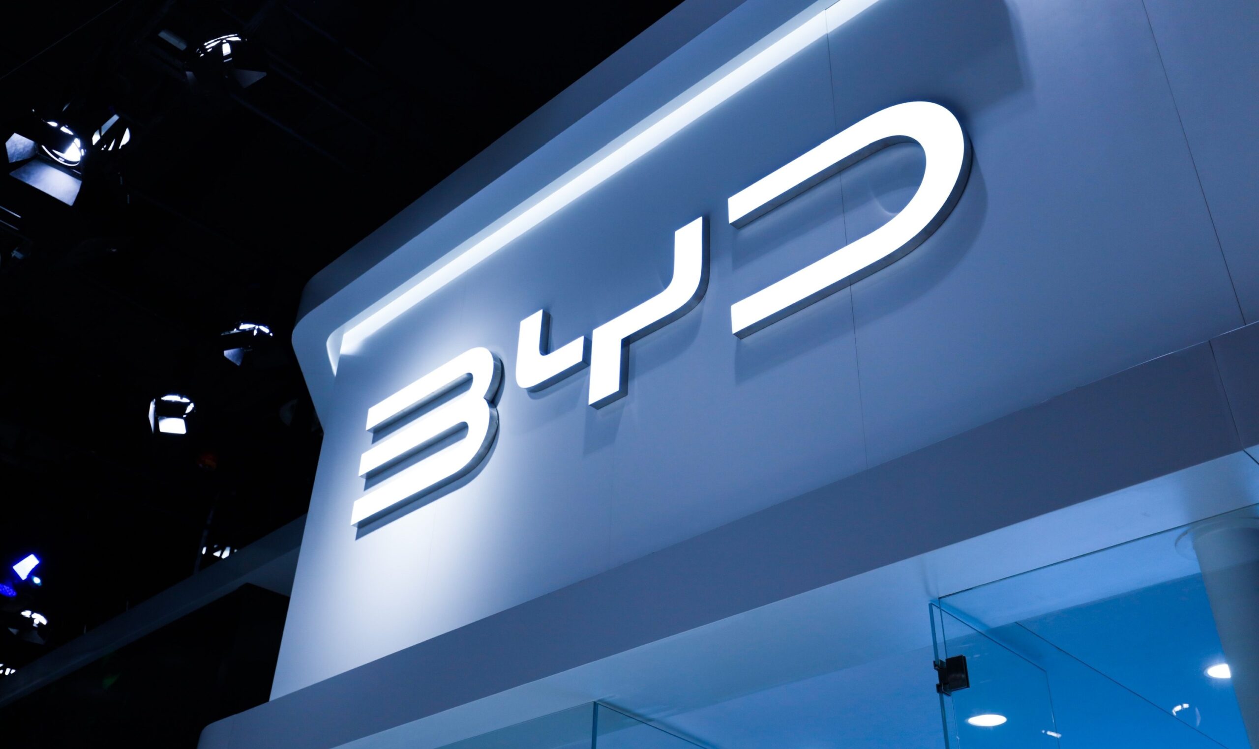 ¡BYD podría finalmente tener una fábrica... en Francia!