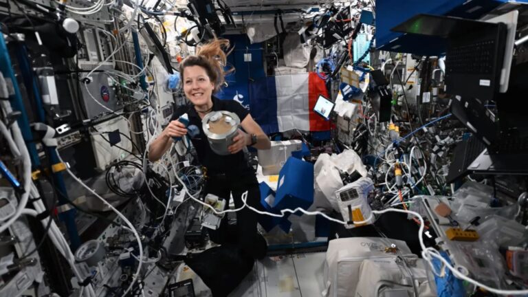 ¡Sophie Adenot cocinó en el espacio! Probó el Food Processor,