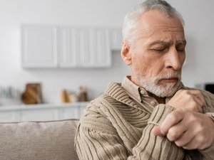 ¿Por qué la enfermedad de Parkinson afecta más a los