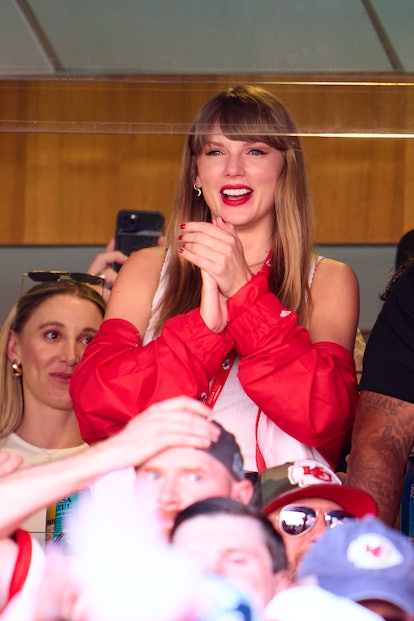 Rouge à lèvres rouge Taylor Swift au match des Chiefs