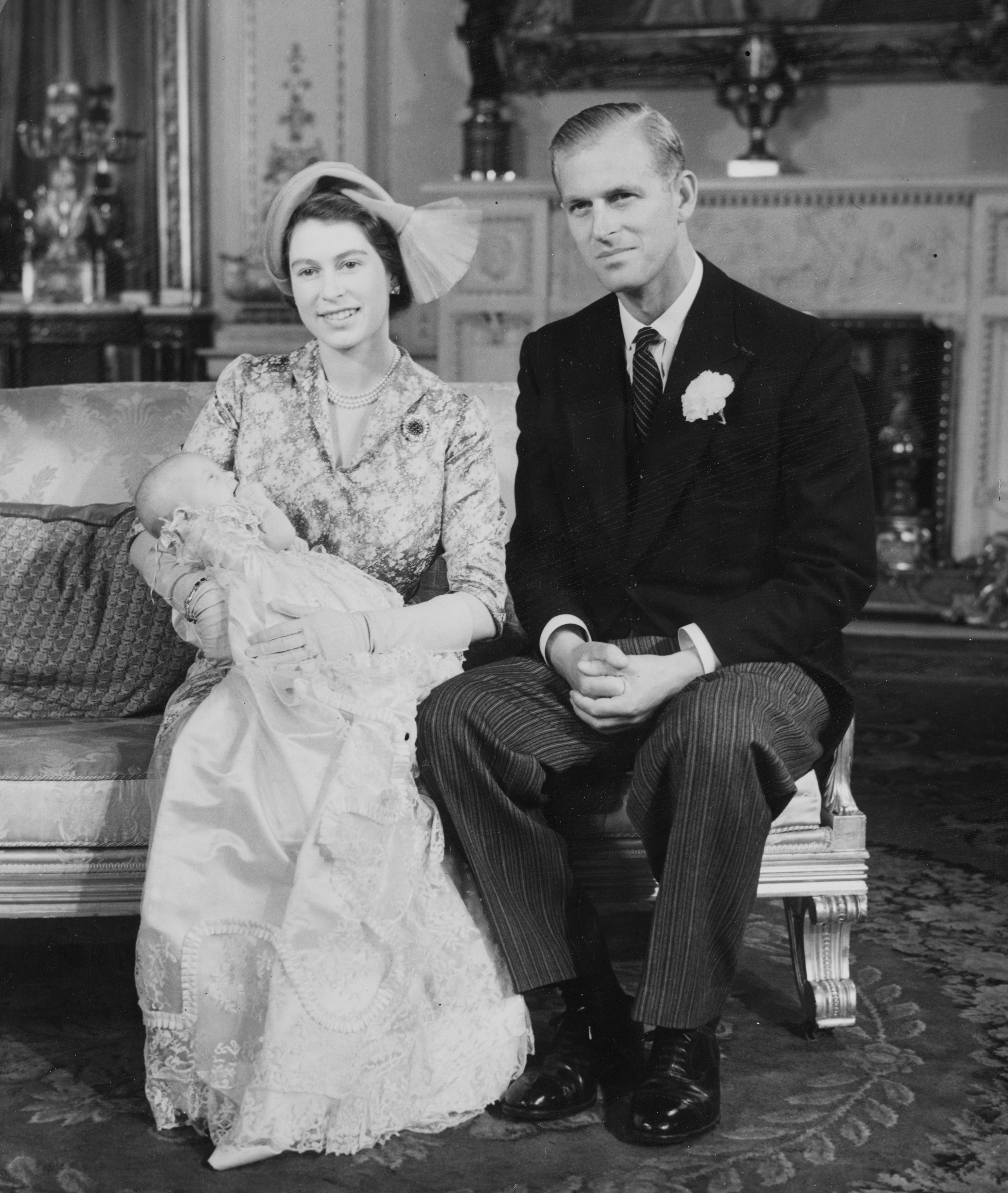   Le prince Phil vu ici avec son épouse la reine Elizabeth II et leur fille la princesse Anne