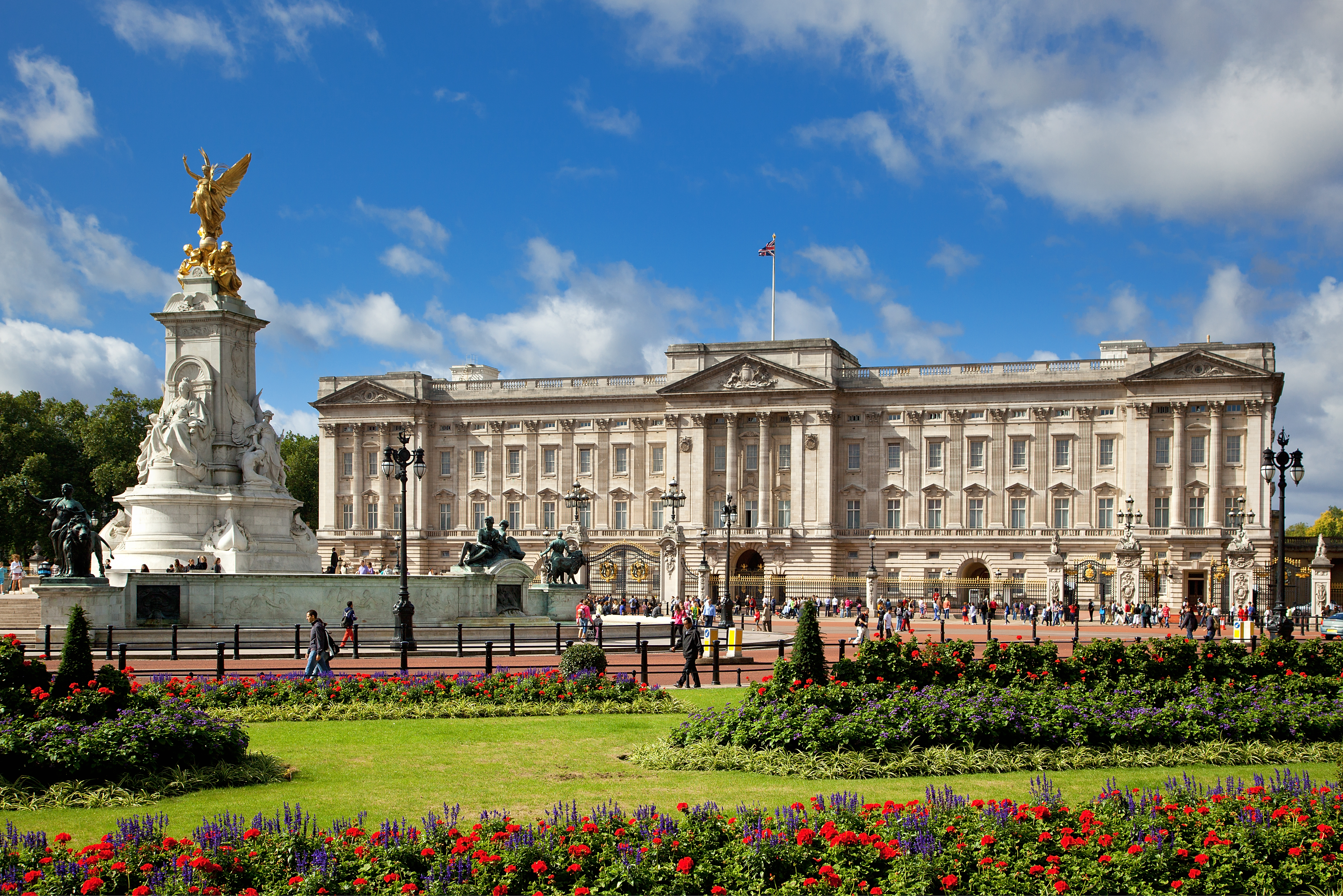 Le palais de Buckingham est l'endroit où se déroulent la plupart des tâches royales