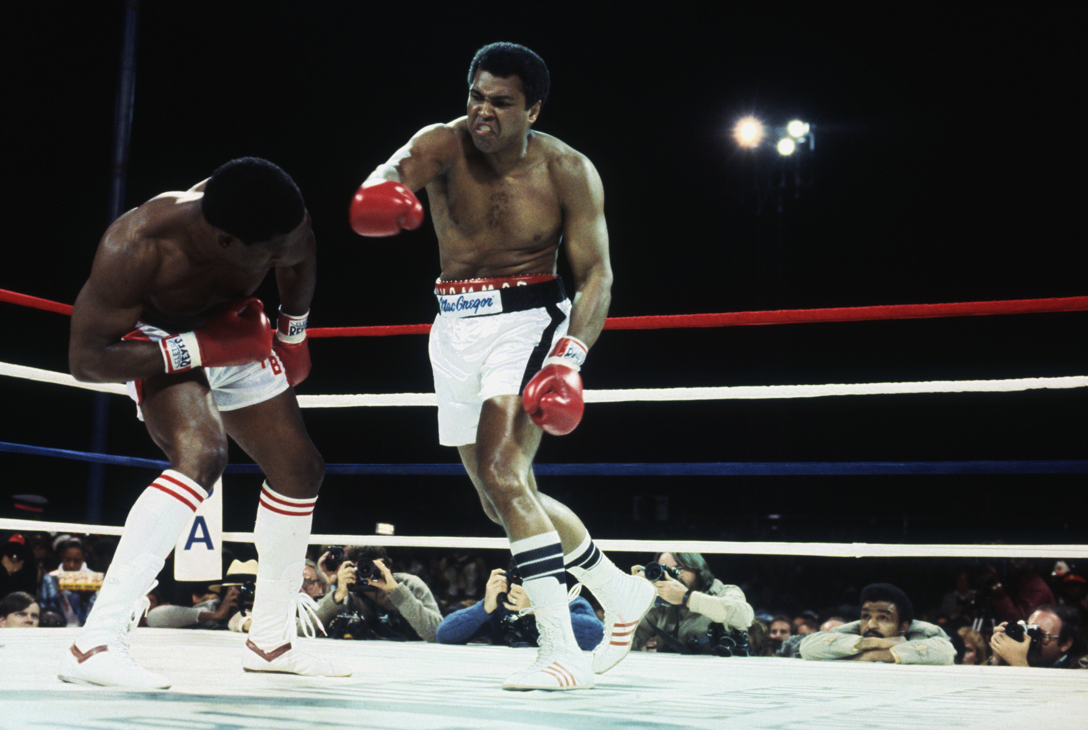 Muhammad Ali est devenu trois fois champion des poids lourds