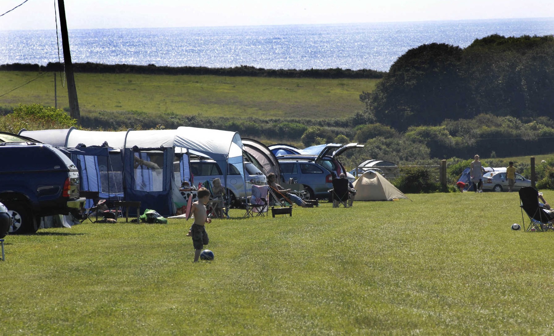 Le camping Heritage Coast dans la vallée de Glamorgan offre une vue sur la mer aux visiteurs
