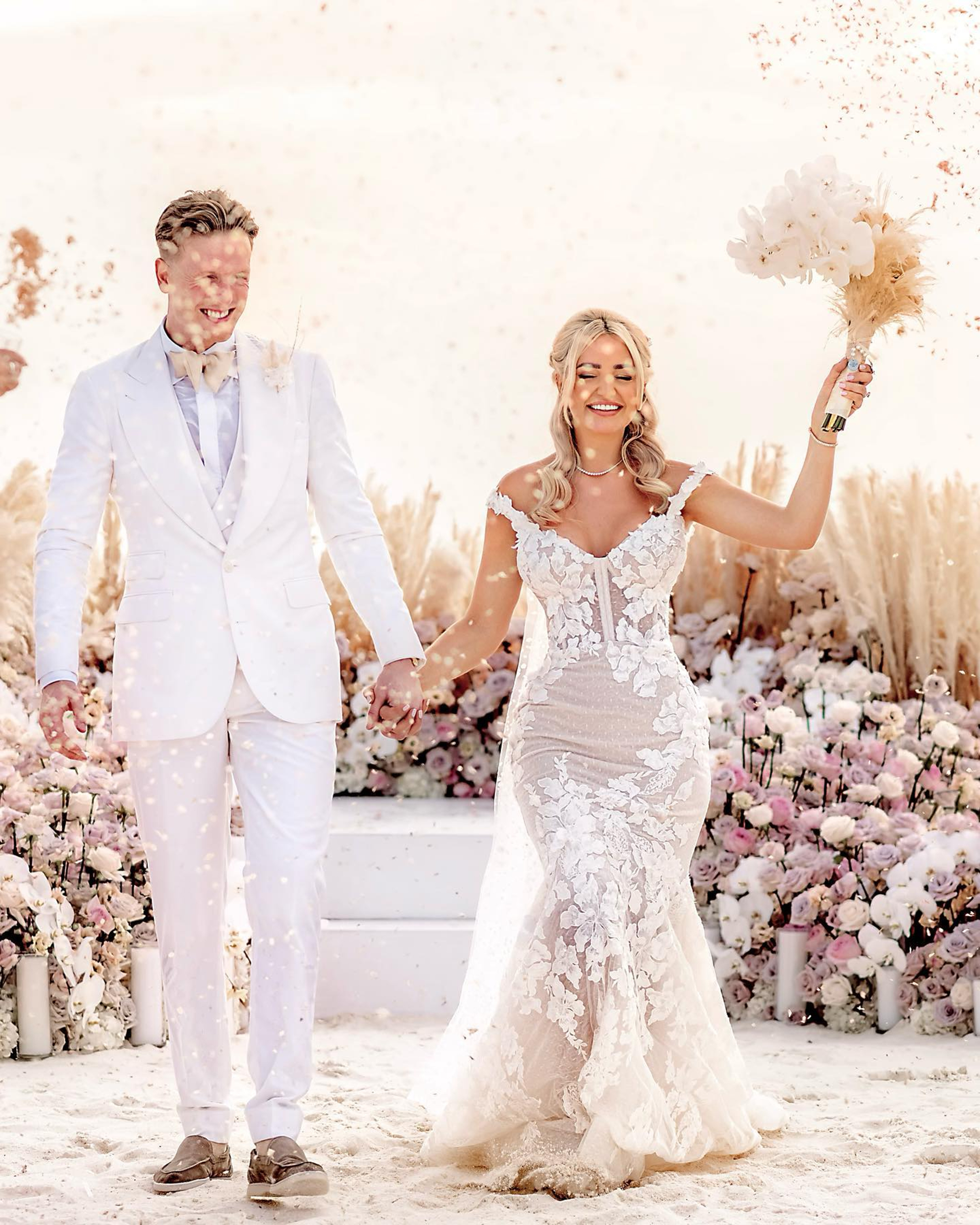   Jordan Pickford s'est marié avec Megan Davison pour la deuxième fois lors d'une cérémonie romantique aux Maldives