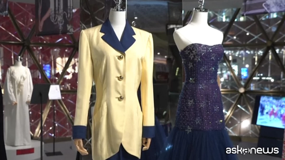 Les robes de Lady Diana exposées à Hong Kong avant la vente aux enchères