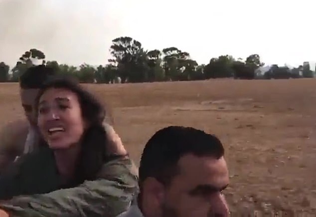 Des militants du Hamas ont emmené Noa sur une moto alors qu'elle plaidait pour sa vie.