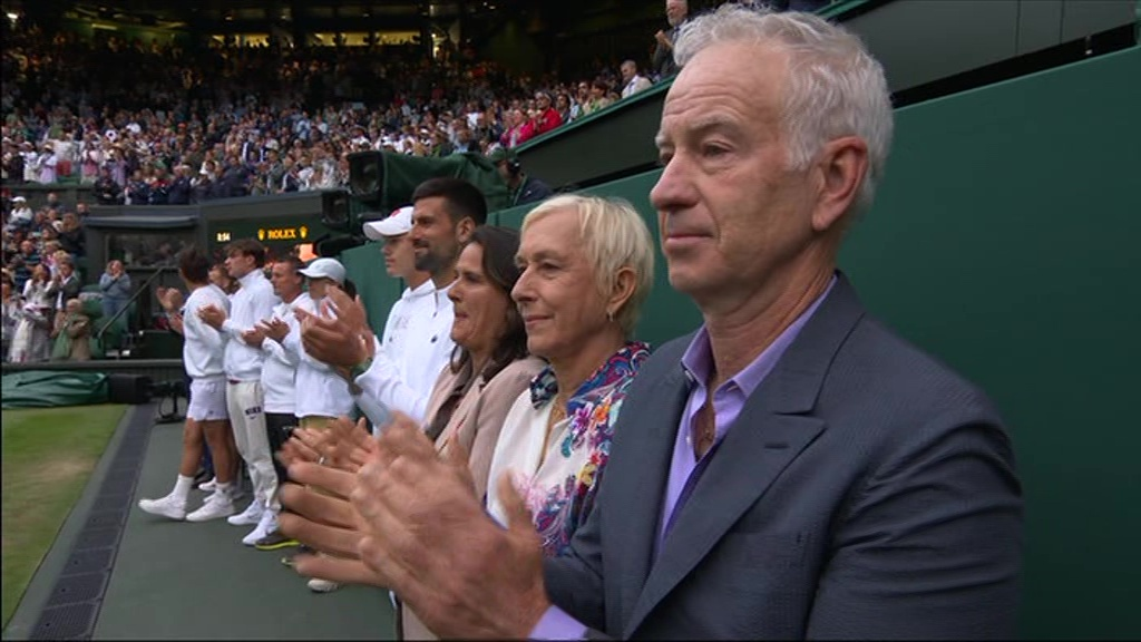 John McEnroe était parmi les légendes du tennis présentes sur le court lors de la cérémonie