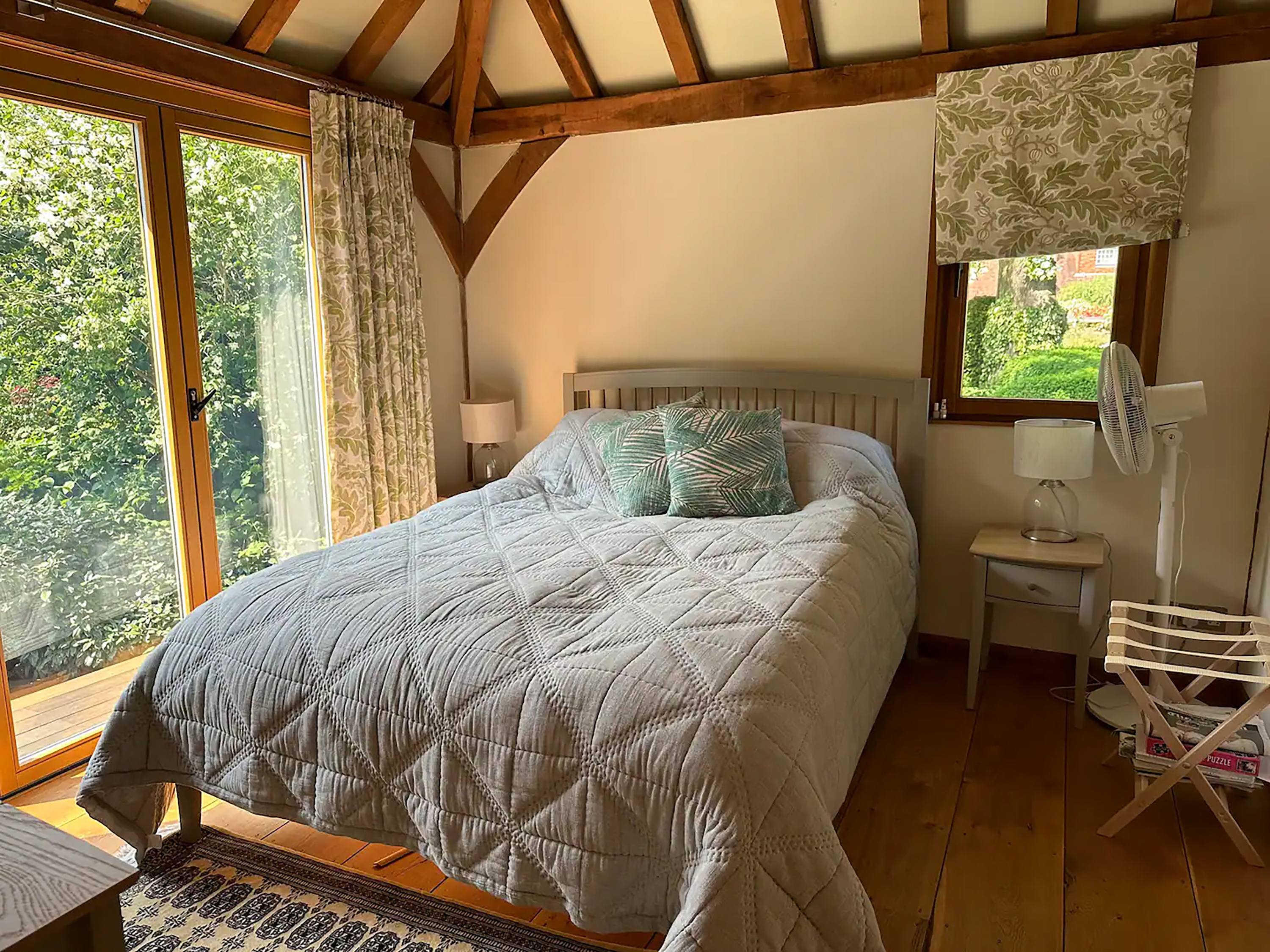 L'appartement d'une chambre est relié à son ancienne propriété à Goring-on-Thames dans le sud de l'Oxfordshire