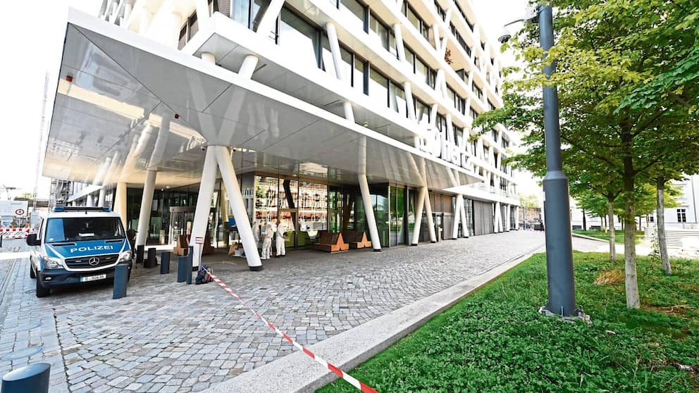 Le meurtre du sans-abri a eu lieu devant ce bâtiment commercial de la Heidestrasse