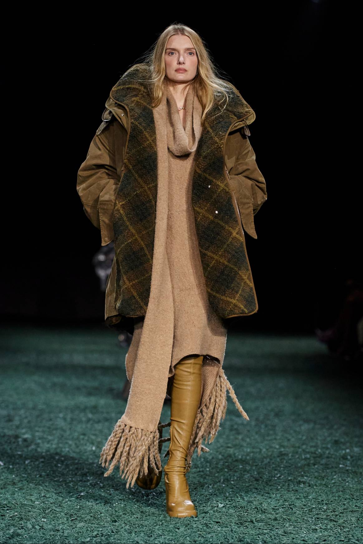 Burberry Automne Hiver 2024, Prêt-à-Porter.