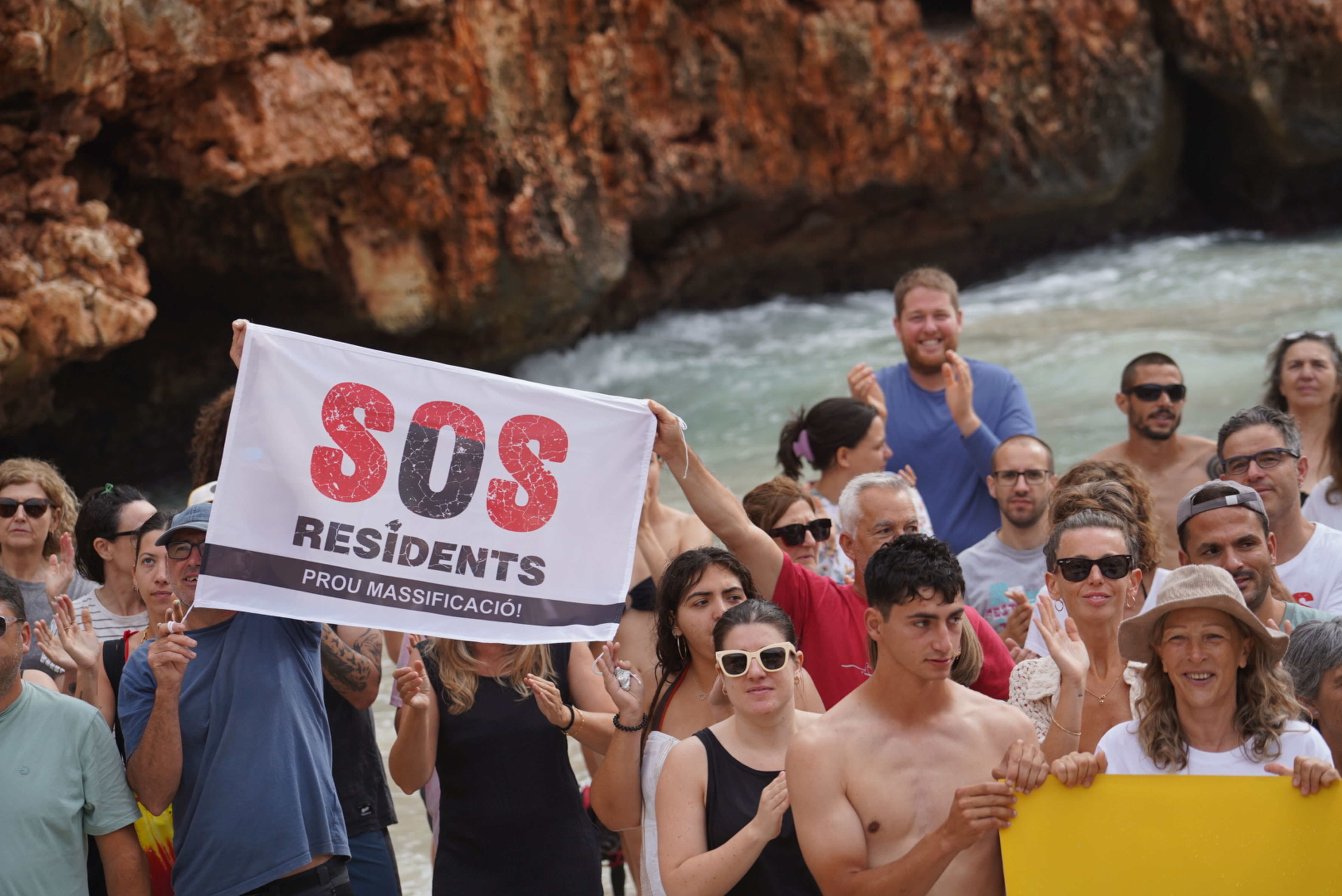 Les habitants exaspérés de toute l'île appellent à une répression du tourisme