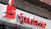 Jugement d'augmentation des frais de la Sparkasse : logo de la Sparkasse à côté des lettres rouges