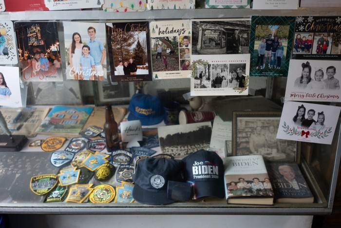 Souvenirs à l'intérieur de Hank's Hoagies