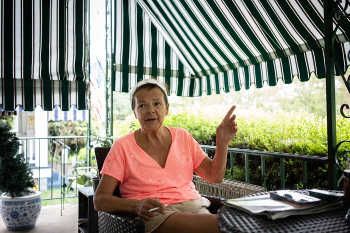 Gina Douaihy, une résidente de Scranton qui vit en face de la maison d'enfance du président Joe Biden