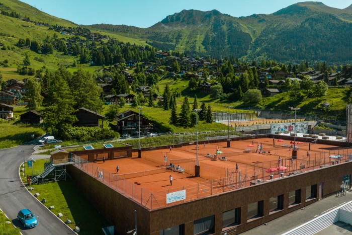 Le terrain du centre sportif du Val de Bagnes, Suisse