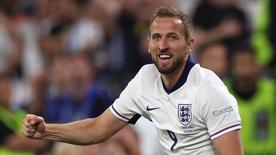 Le footballeur anglais Harry Kane célèbre la victoire de l'équipe d'Angleterre en demi-finale contre les Pays-Bas.