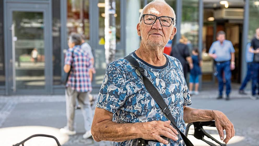 Wilhelm Krüger (79 ans) : « J'ai plus de 80 euros.  Cela pourrait toujours être plus, car beaucoup de choses ont été perdues à cause de la hausse des prix.  Mais ma santé est plus importante pour moi en ce moment : j’ai eu un accident vasculaire cérébral.