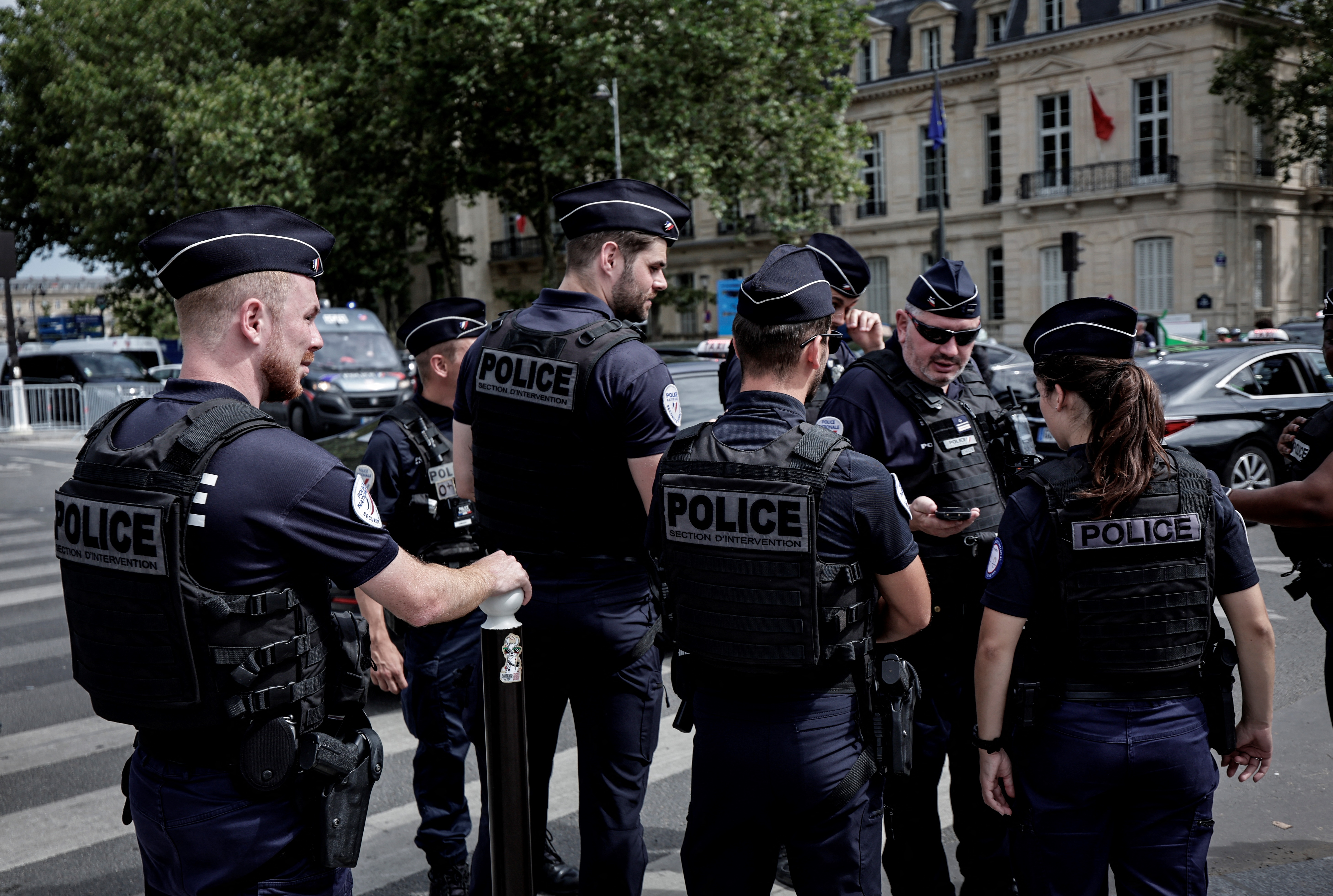 Une division spéciale de la police française tente de réduire la prostitution à Paris