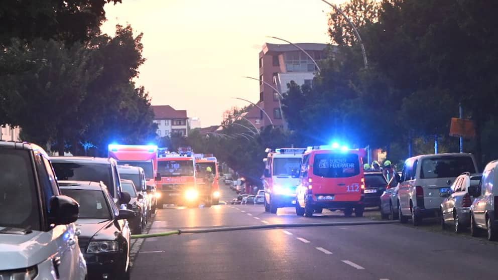 Les pompiers sont arrivés avec de nombreuses forces, mais ont eu des problèmes d'approvisionnement en eau