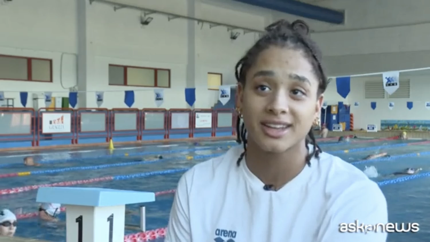 JO 2024 Sara Curtis, nageuse italienne de 17 ans, se prépare pour Paris : 