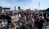 Foule aux ferries à Amsterdam.