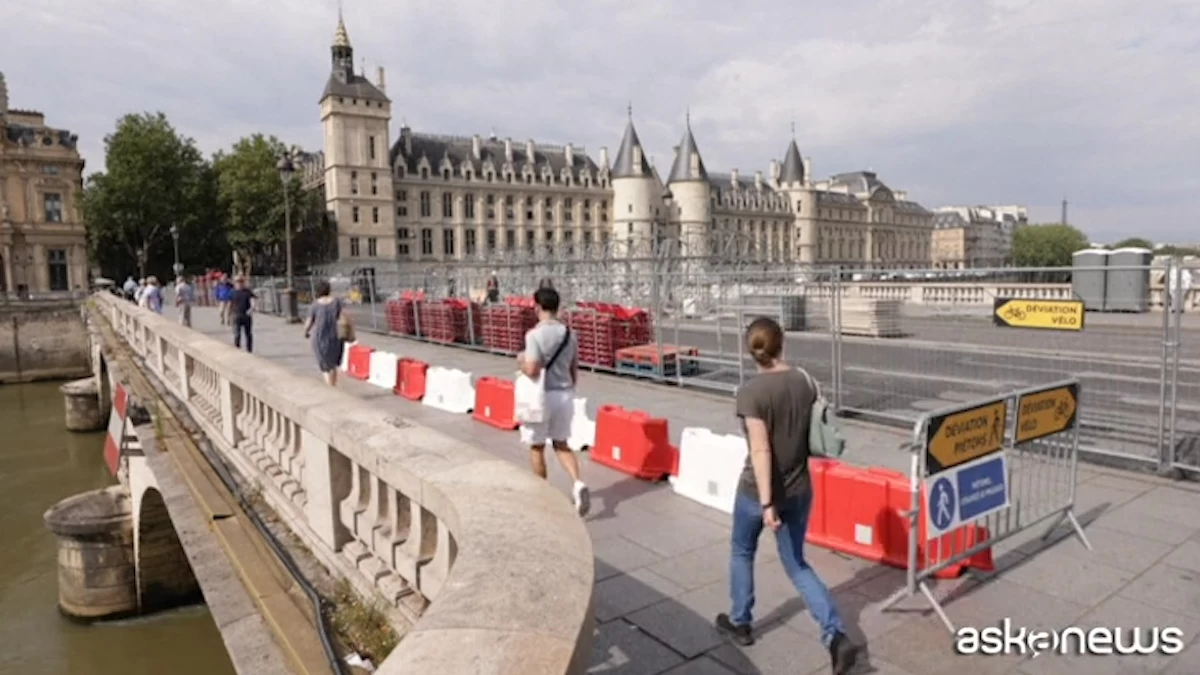 Paris en ébullition pour les JO : les tribunes s'installent le long de la Seine