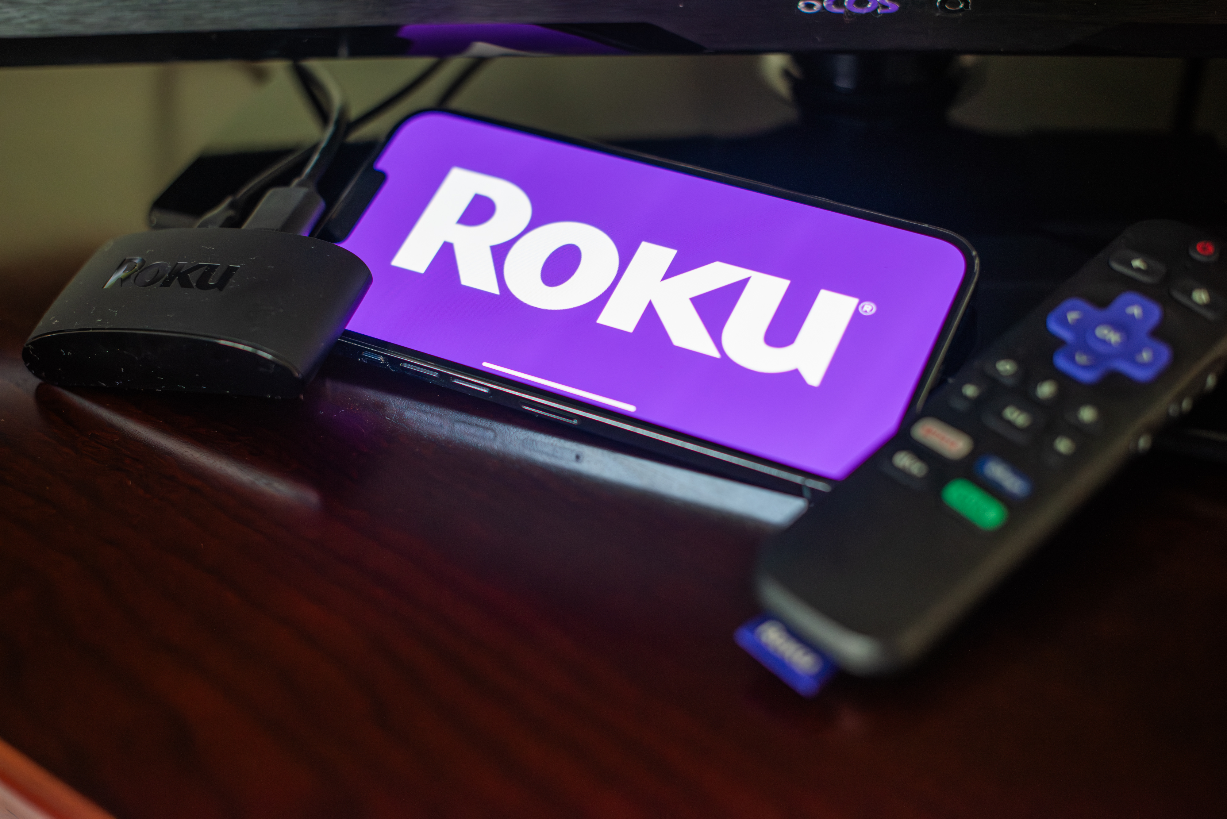 Comme les chaînes ne peuvent pas être téléchargées directement sur votre appareil Roku, vous devez les ajouter à votre compte via votre navigateur Web