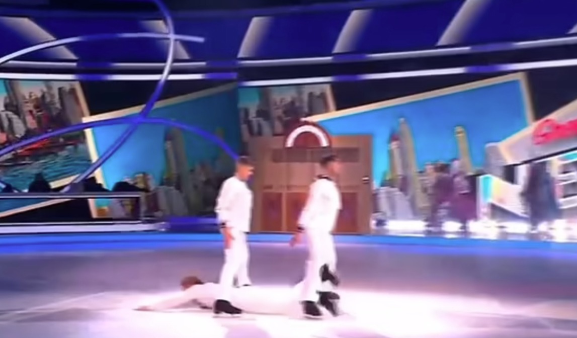 Plus tôt cette année, Greg, 37 ans, a subi une blessure sanglante lors d'une répétition de Dancing on Ice