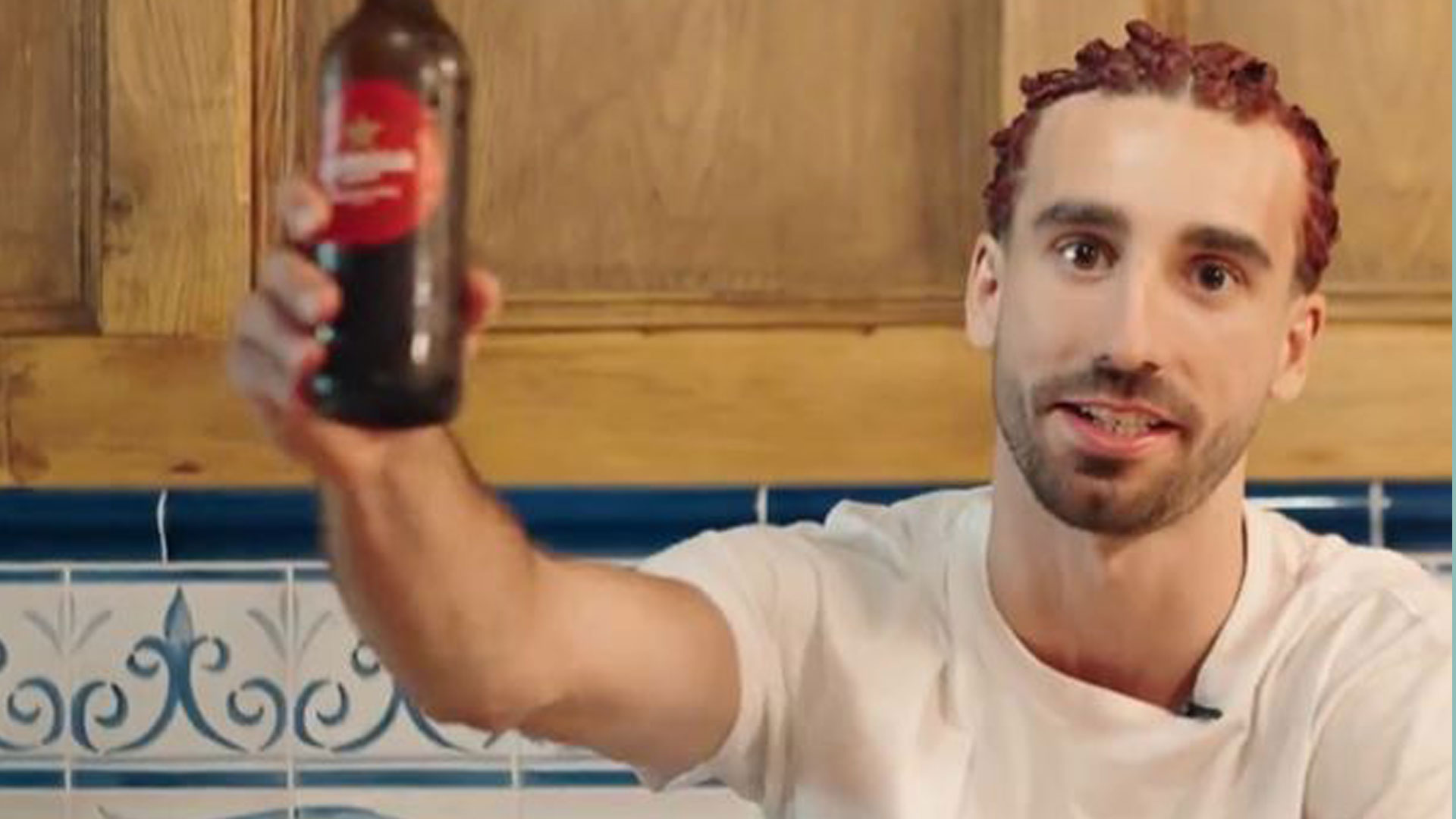 Marc Cucurella chante sa propre chanson dans une publicité après une vidéo virale post-Euro, mais les fans peu impressionnés disent « J’ai physiquement grimacé »