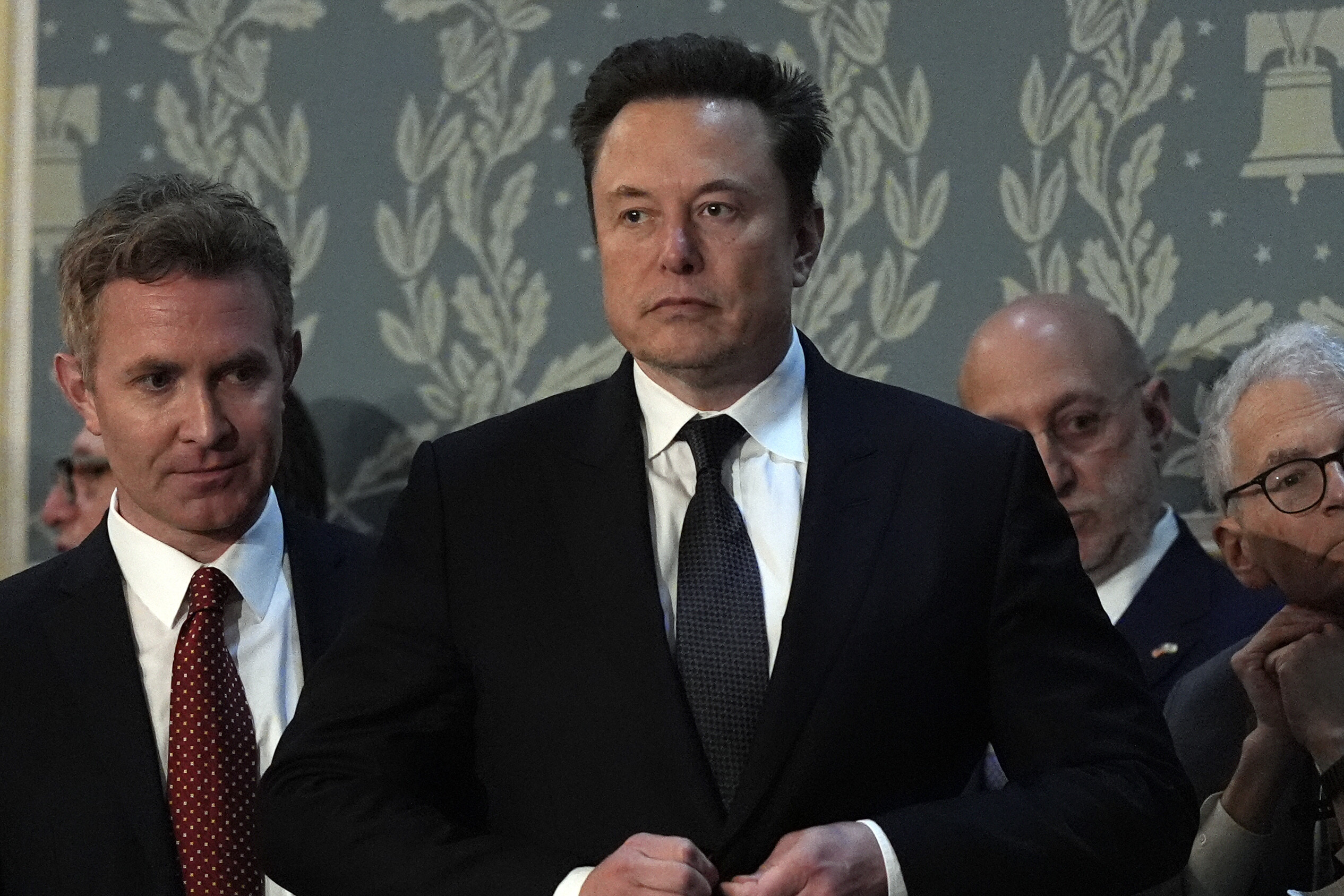Elon Musk lui-même n'est pas hors de danger, car le fondateur de SpaceX fait l'objet d'une enquête pour avoir collecté des données d'utilisateurs avant l'élection présidentielle de 2024