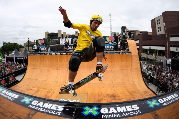 Andy Macdonald participe au concours de skateboard vert aux X Games en 2017