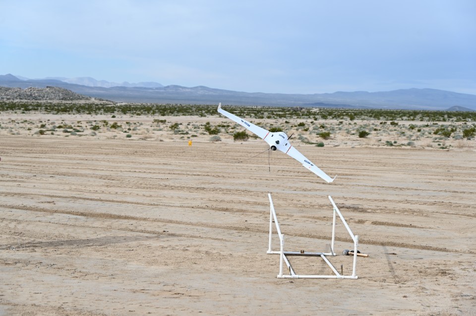 Les drones scannent rapidement de vastes zones du champ de bataille à la recherche de cibles