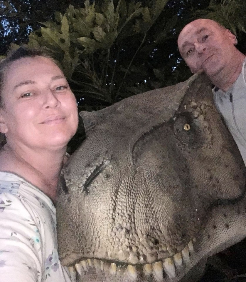 Le couple possède désormais sept animaux, dont un ptérodactyle et un T-Rex de 3 mètres