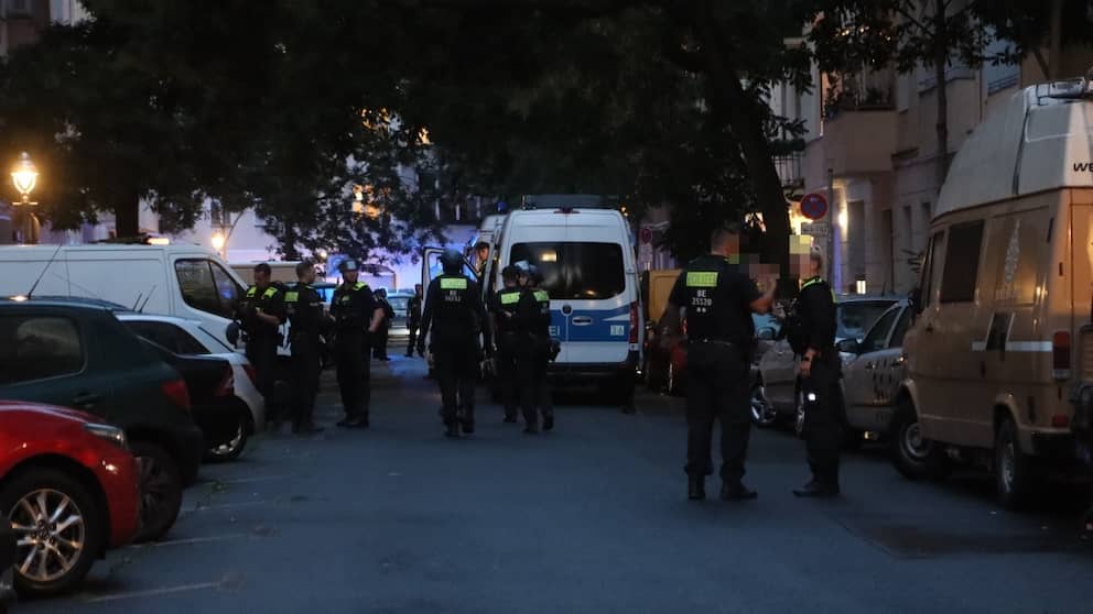 La police sur place à Neukölln après l'attaque au couteau