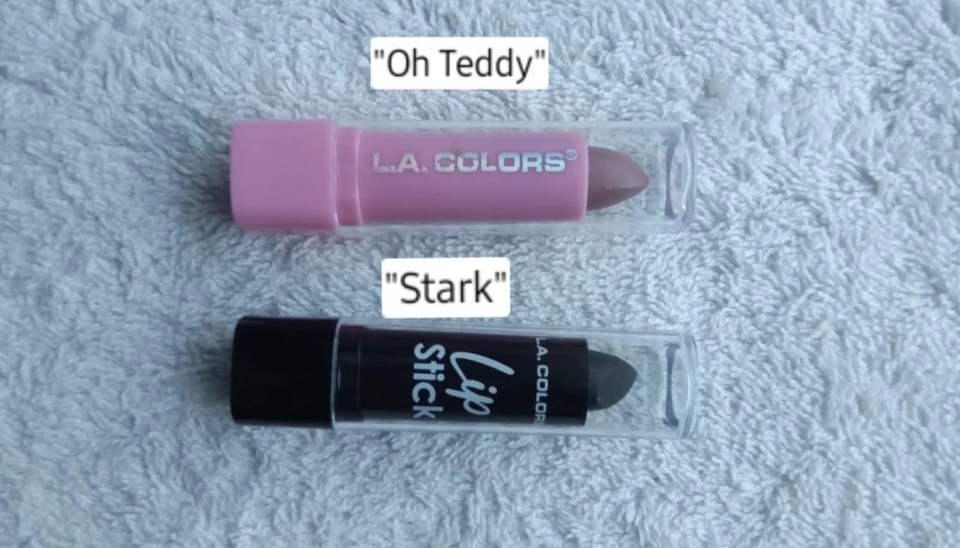 Le rouge à lèvres Nude Glam de LA Colors en Oh Teddy ressemblait à Pillow Talk