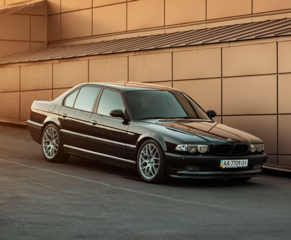 La superbe BMW Série 7 E38 est très agréable à regarder