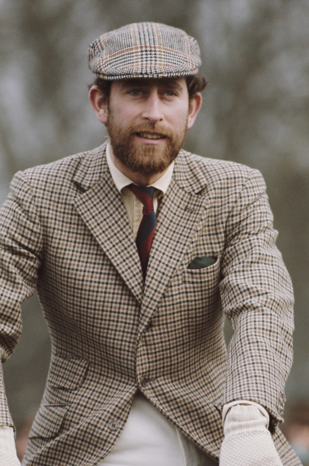 Le roi Charles portant une barbe lors des concours hippiques de badminton en 1976