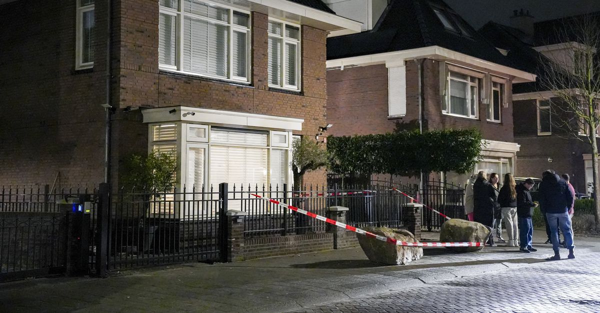 Un plombier de Vlaardingen, ravagé par des dizaines d’explosions, est décédé