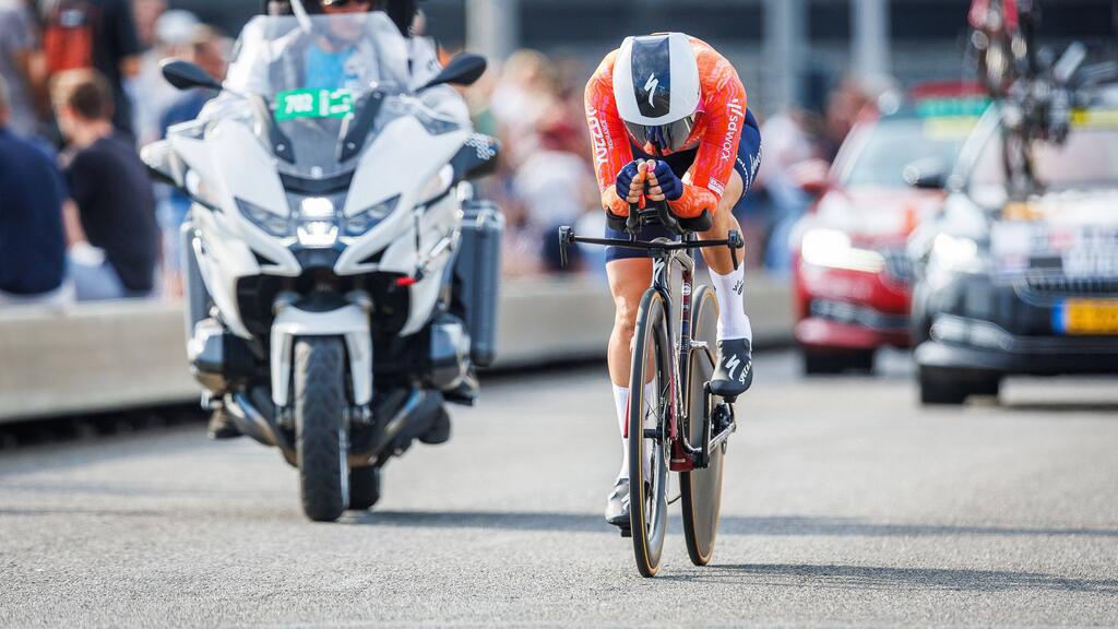 Vollering remporte le contre-la-montre du Tour