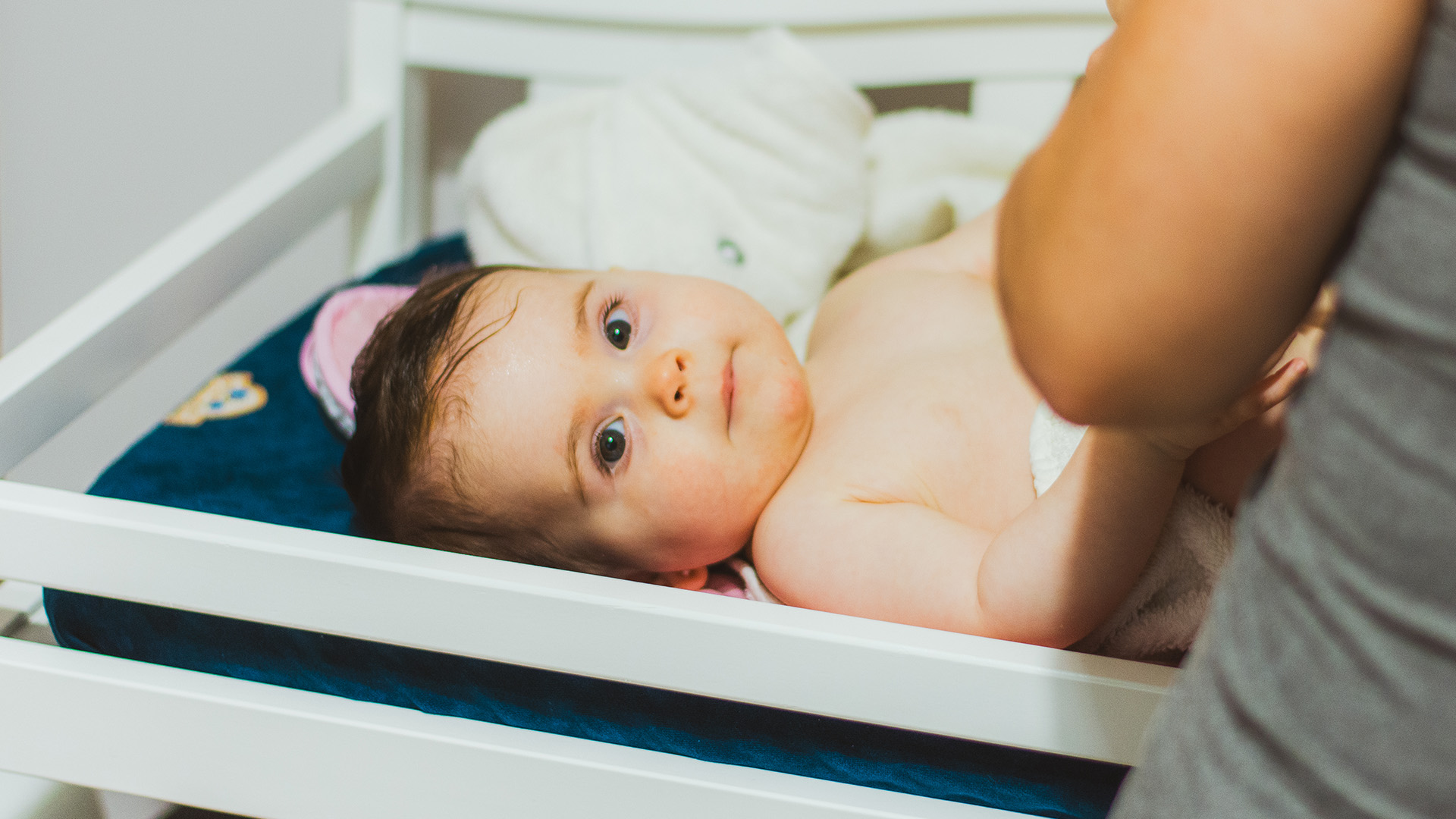 J’achète un produit à 7 $ sur la table à langer de mon bébé pour l’utiliser sur ma peau super grasse – la plus petite quantité dure toute la journée