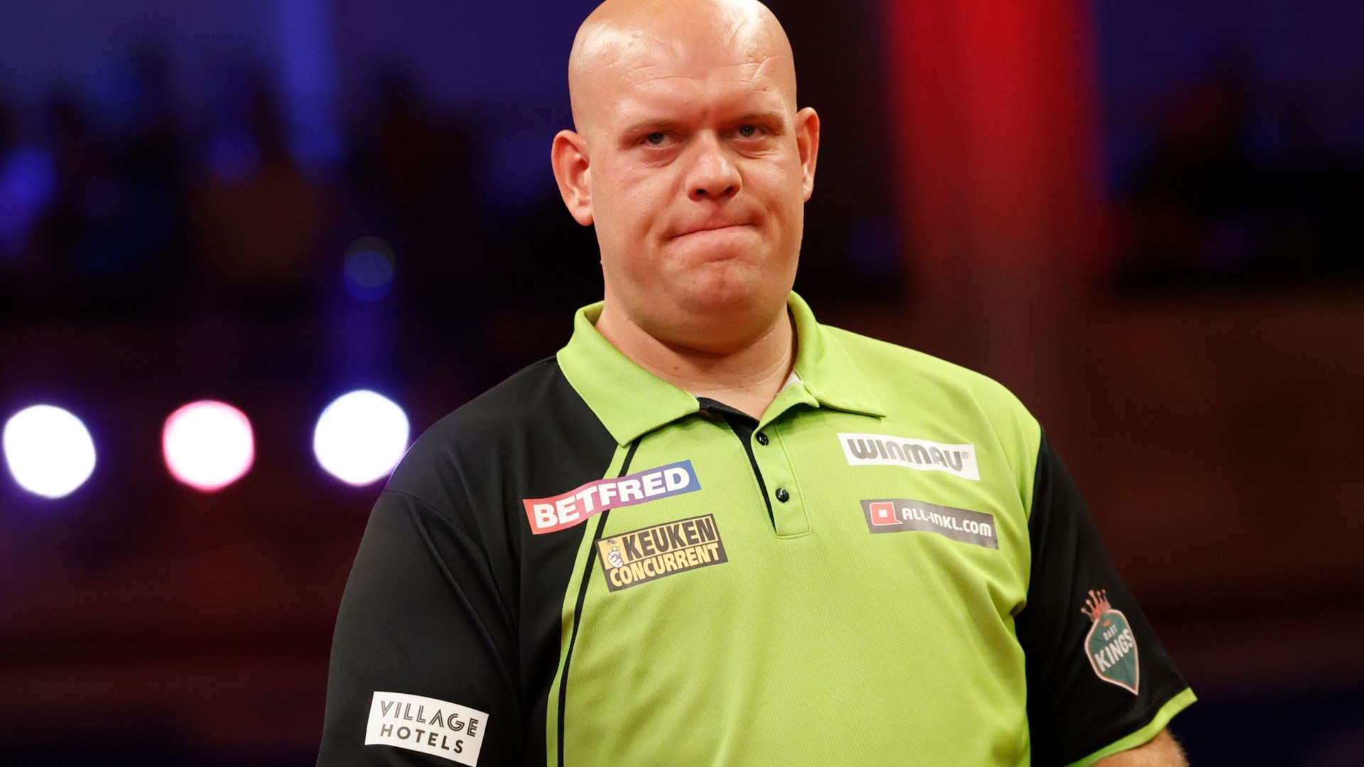 Michael van Gerwen partage ses dernières nouvelles sur son état de santé après une opération chirurgicale alors que la star des fléchettes révèle qu’il envisage de revenir la SEMAINE PROCHAINE